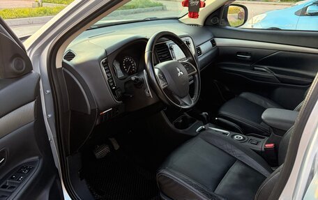 Mitsubishi Outlander III рестайлинг 3, 2012 год, 1 250 000 рублей, 15 фотография