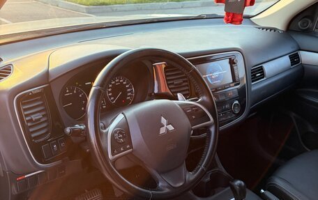 Mitsubishi Outlander III рестайлинг 3, 2012 год, 1 250 000 рублей, 12 фотография