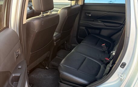 Mitsubishi Outlander III рестайлинг 3, 2012 год, 1 250 000 рублей, 14 фотография