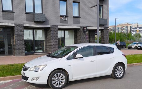 Opel Astra J, 2011 год, 750 000 рублей, 3 фотография