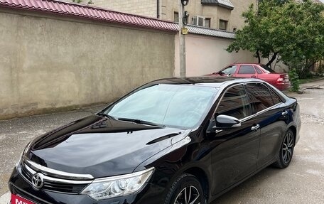 Toyota Camry, 2017 год, 2 400 000 рублей, 2 фотография