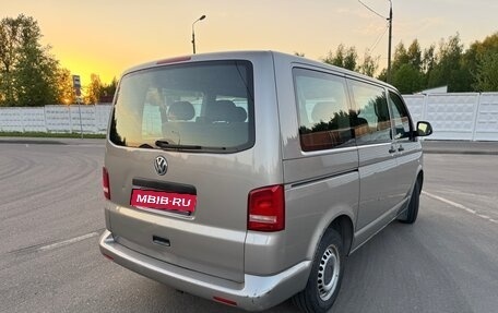 Volkswagen Caravelle T5, 2011 год, 1 950 000 рублей, 5 фотография