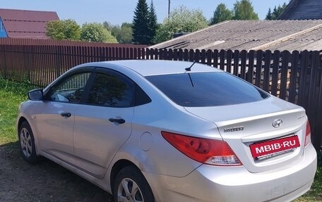 Hyundai Solaris II рестайлинг, 2011 год, 600 000 рублей, 2 фотография