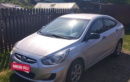 Hyundai Solaris II рестайлинг, 2011 год, 600 000 рублей, 3 фотография