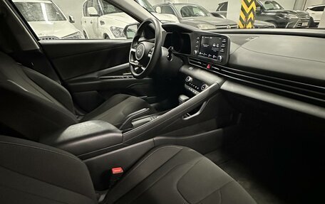 Hyundai Elantra, 2021 год, 2 100 000 рублей, 2 фотография