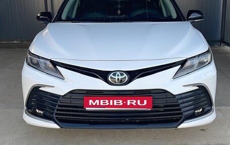 Toyota Camry, 2021 год, 2 399 999 рублей, 1 фотография