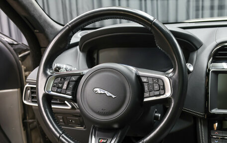 Jaguar F-Pace, 2017 год, 3 498 000 рублей, 17 фотография