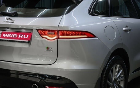 Jaguar F-Pace, 2017 год, 3 498 000 рублей, 27 фотография