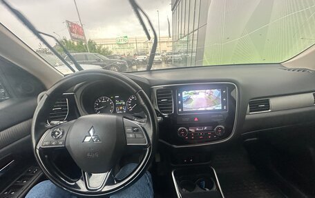 Mitsubishi Outlander III рестайлинг 3, 2018 год, 1 850 000 рублей, 2 фотография