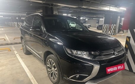 Mitsubishi Outlander III рестайлинг 3, 2018 год, 1 850 000 рублей, 9 фотография
