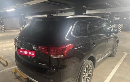 Mitsubishi Outlander III рестайлинг 3, 2018 год, 1 850 000 рублей, 10 фотография