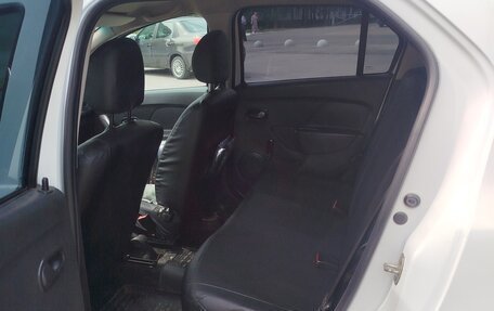Renault Logan II, 2017 год, 550 000 рублей, 4 фотография