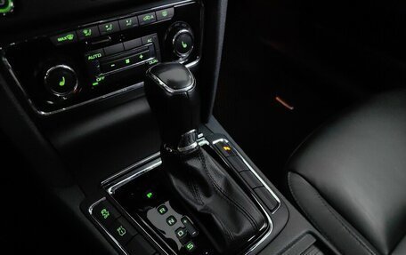 Skoda Superb III рестайлинг, 2012 год, 1 065 000 рублей, 16 фотография