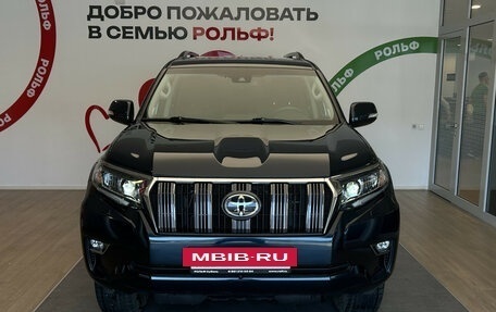 Toyota Land Cruiser Prado 150 рестайлинг 2, 2022 год, 6 100 000 рублей, 2 фотография