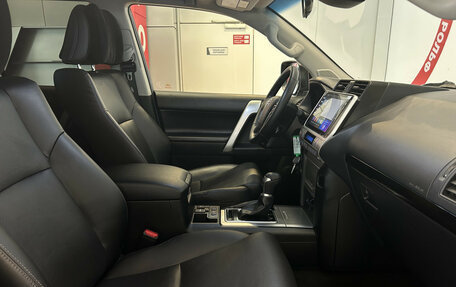 Toyota Land Cruiser Prado 150 рестайлинг 2, 2022 год, 6 100 000 рублей, 11 фотография