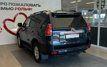 Toyota Land Cruiser Prado 150 рестайлинг 2, 2022 год, 6 100 000 рублей, 6 фотография