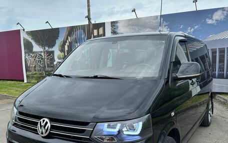 Volkswagen Multivan T5, 2011 год, 2 700 000 рублей, 2 фотография