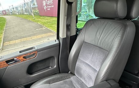 Volkswagen Multivan T5, 2011 год, 2 700 000 рублей, 37 фотография