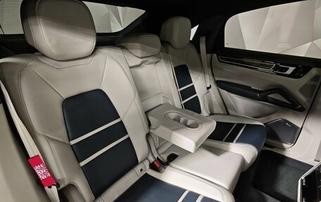 Porsche Cayenne III, 2021 год, 11 000 000 рублей, 17 фотография