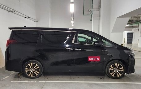 Toyota Alphard III, 2019 год, 5 700 000 рублей, 2 фотография