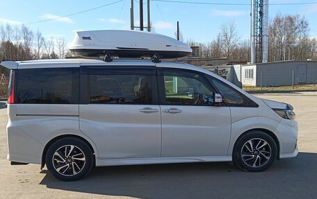 Honda Stepwgn IV, 2020 год, 2 300 000 рублей, 4 фотография