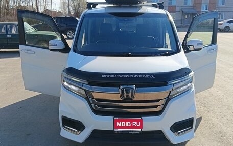 Honda Stepwgn IV, 2020 год, 2 300 000 рублей, 3 фотография