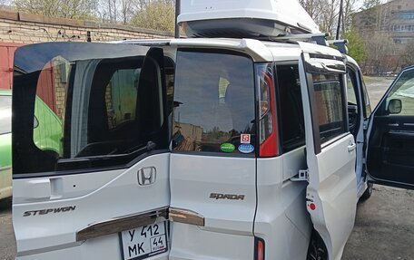 Honda Stepwgn IV, 2020 год, 2 300 000 рублей, 24 фотография