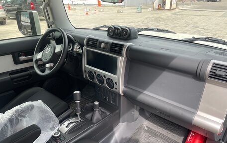 Toyota FJ Cruiser, 2022 год, 7 500 000 рублей, 15 фотография
