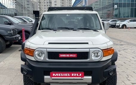 Toyota FJ Cruiser, 2022 год, 7 500 000 рублей, 2 фотография