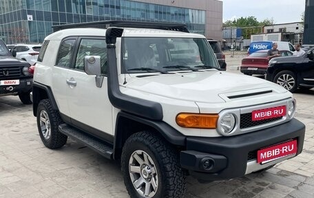 Toyota FJ Cruiser, 2022 год, 7 500 000 рублей, 3 фотография