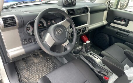 Toyota FJ Cruiser, 2022 год, 7 500 000 рублей, 22 фотография