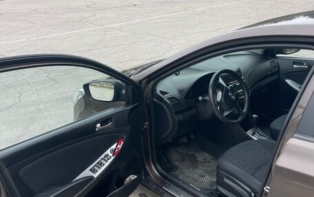 Hyundai Solaris II рестайлинг, 2015 год, 880 000 рублей, 13 фотография