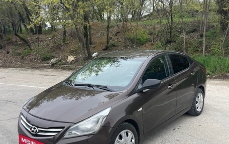 Hyundai Solaris II рестайлинг, 2015 год, 880 000 рублей, 3 фотография