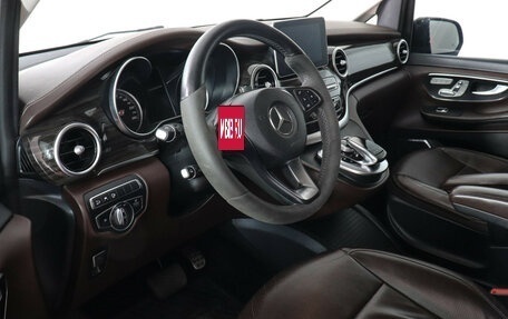 Mercedes-Benz V-Класс, 2017 год, 4 250 000 рублей, 9 фотография