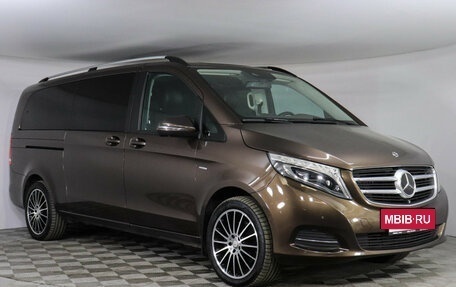 Mercedes-Benz V-Класс, 2017 год, 4 250 000 рублей, 3 фотография