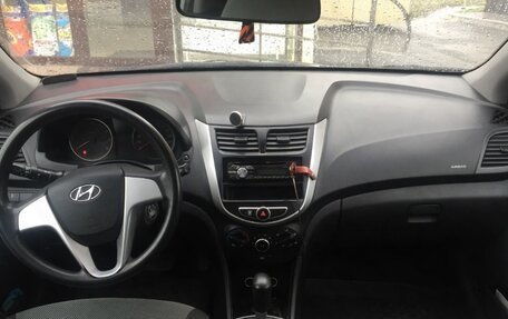 Hyundai Solaris II рестайлинг, 2011 год, 210 000 рублей, 4 фотография
