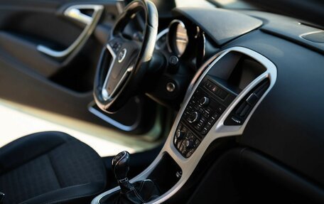 Opel Astra J, 2012 год, 860 000 рублей, 10 фотография