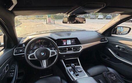BMW 3 серия, 2019 год, 3 340 000 рублей, 14 фотография