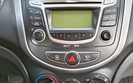 Hyundai Solaris II рестайлинг, 2011 год, 540 000 рублей, 6 фотография