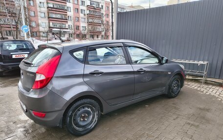 Hyundai Solaris II рестайлинг, 2011 год, 540 000 рублей, 3 фотография