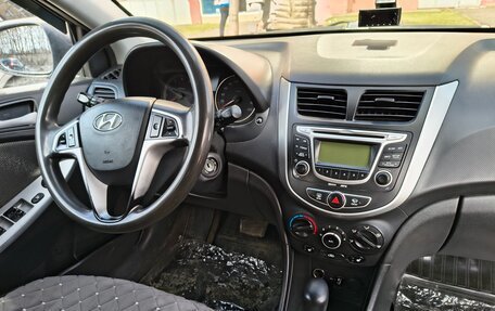 Hyundai Solaris II рестайлинг, 2011 год, 540 000 рублей, 5 фотография