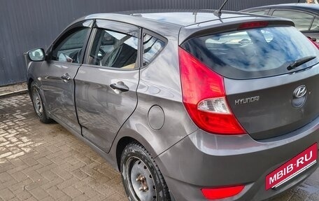 Hyundai Solaris II рестайлинг, 2011 год, 540 000 рублей, 2 фотография