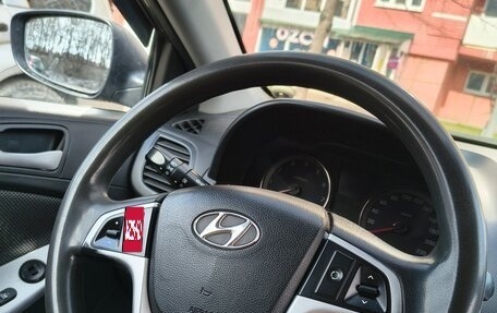 Hyundai Solaris II рестайлинг, 2011 год, 540 000 рублей, 4 фотография