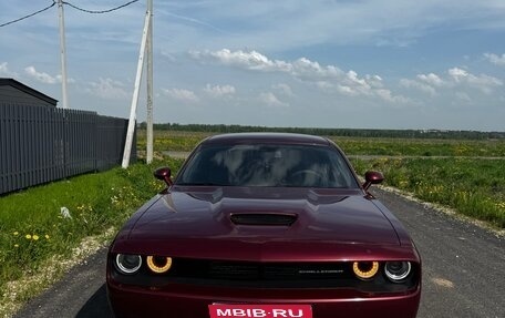 Dodge Challenger III рестайлинг 2, 2020 год, 4 200 000 рублей, 1 фотография