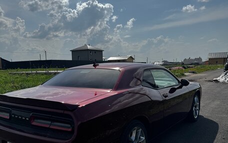Dodge Challenger III рестайлинг 2, 2020 год, 4 200 000 рублей, 5 фотография