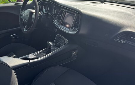 Dodge Challenger III рестайлинг 2, 2020 год, 4 200 000 рублей, 8 фотография