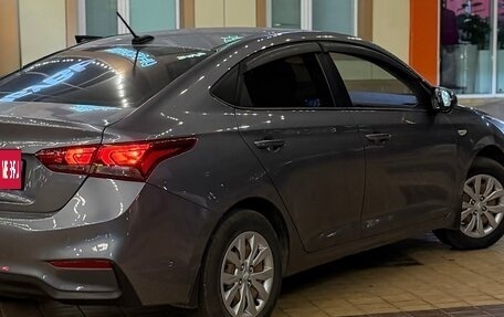 Hyundai Solaris II рестайлинг, 2018 год, 1 070 000 рублей, 3 фотография
