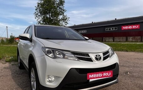 Toyota RAV4, 2013 год, 1 620 000 рублей, 2 фотография