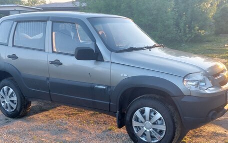Chevrolet Niva I рестайлинг, 2011 год, 630 000 рублей, 1 фотография