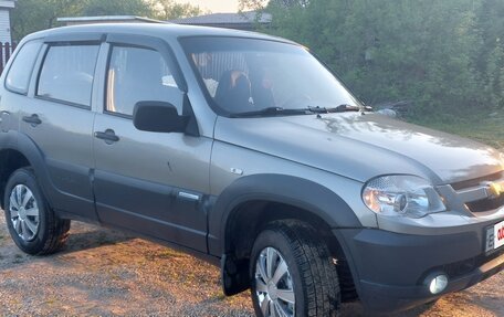 Chevrolet Niva I рестайлинг, 2011 год, 630 000 рублей, 2 фотография